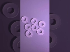 Anel óptico de safira com suporte de safira