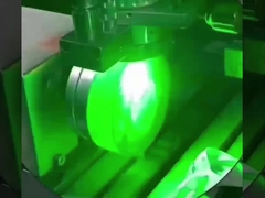 Equipamento laser microfluídico para processamento de wafers semicondutores