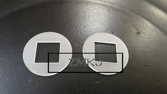 comprar Forma feita sob encomenda ótica de Windows da safira do único cristal Al2O3 com furo redondo quadrado Fabricação em linha